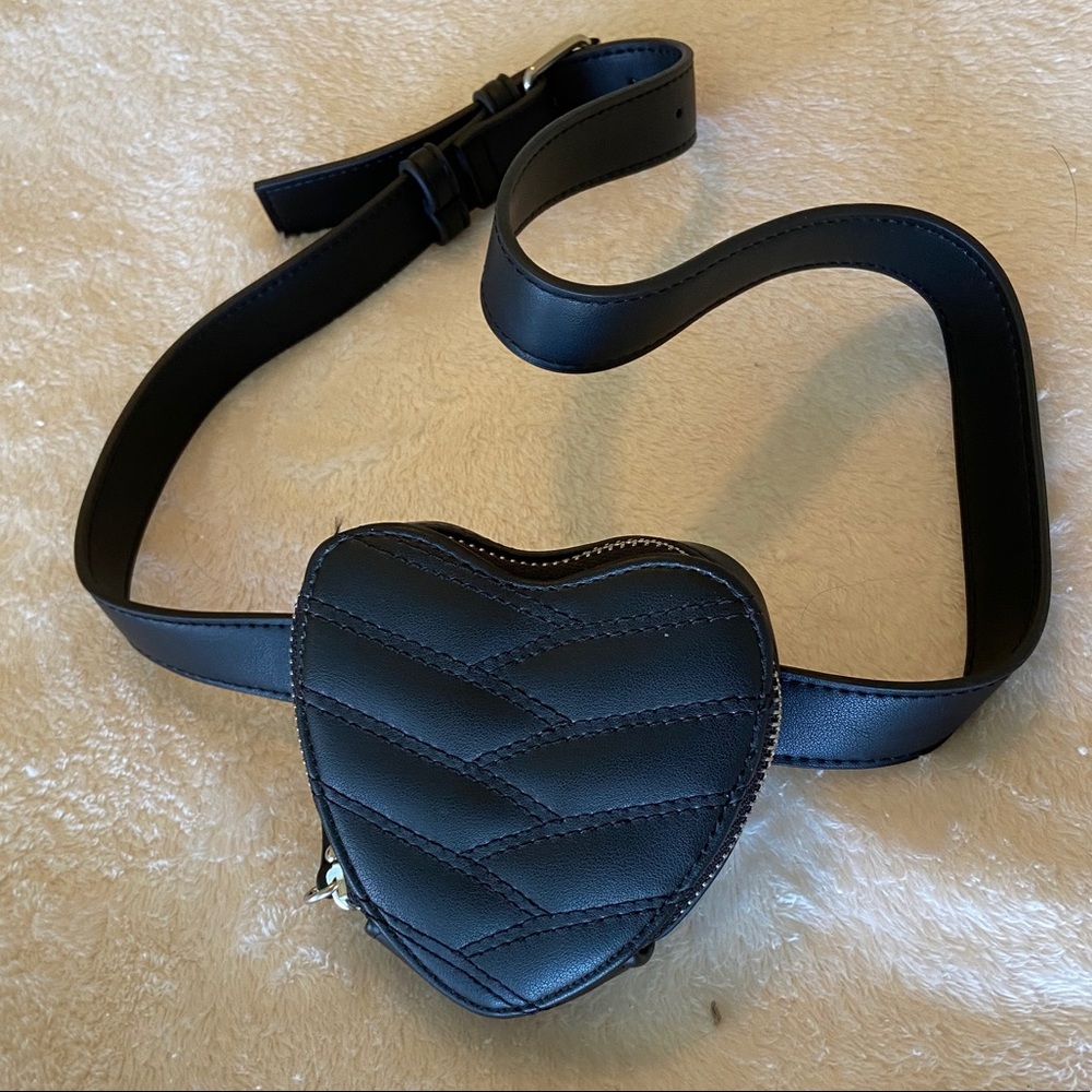 URBAN OUTFITTERS Black Leather Mini Heart Belt Bag